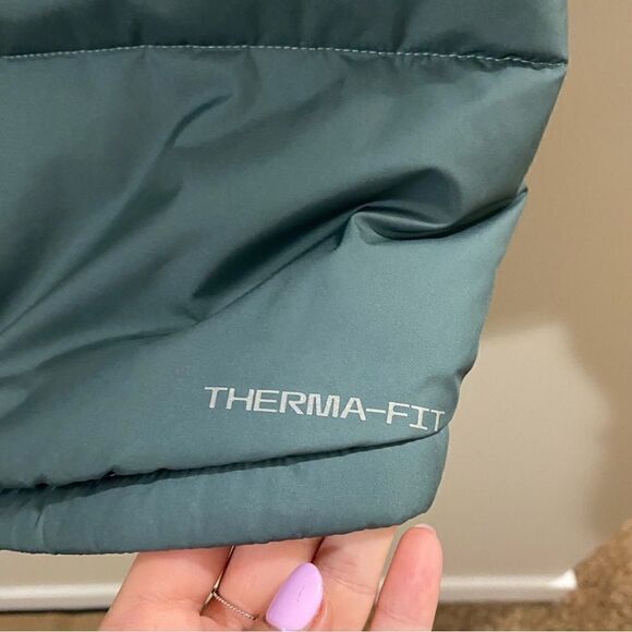 Nike Women's Therma Fit Repel Reversible Vest - Picture 7 of 15